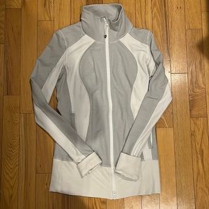 Lululemon women’s full zip. Size 6.